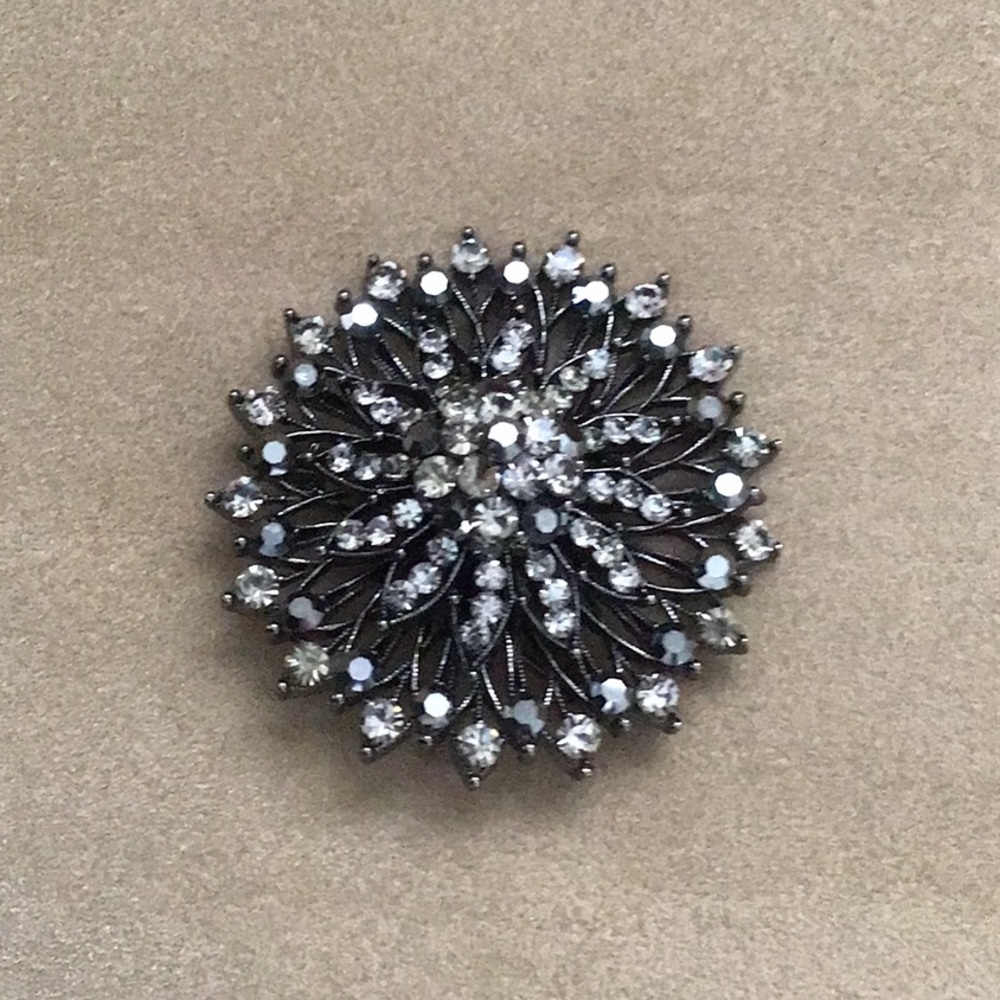 Brooches - Picture 2 of 4